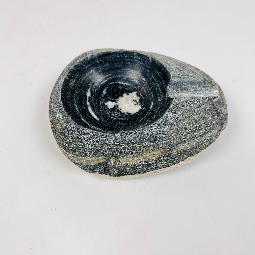 River Stone White Spot Ash Tray