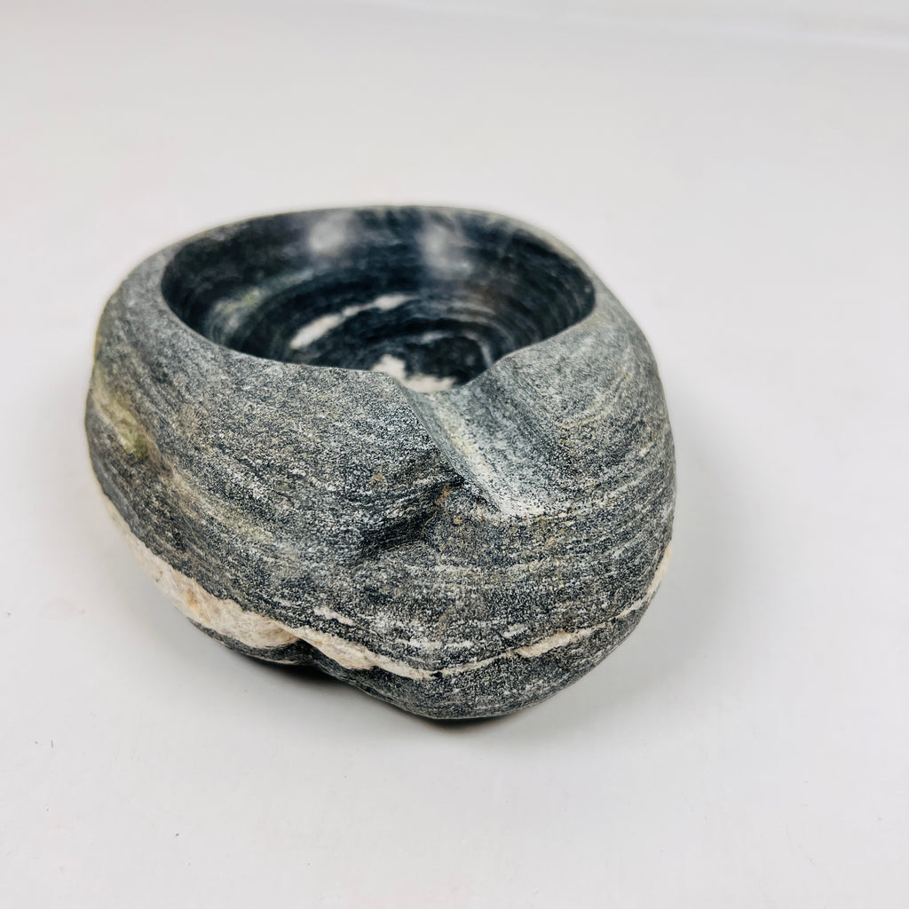 River Stone White Spot Ash Tray