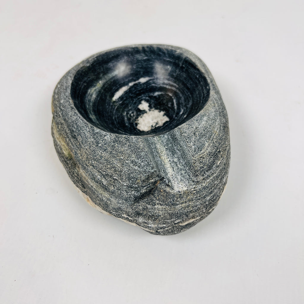 River Stone White Spot Ash Tray