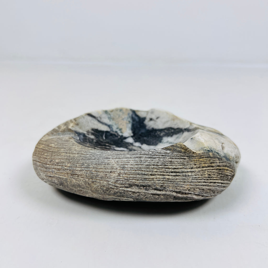 River Stone Tidal Wave Ash Tray