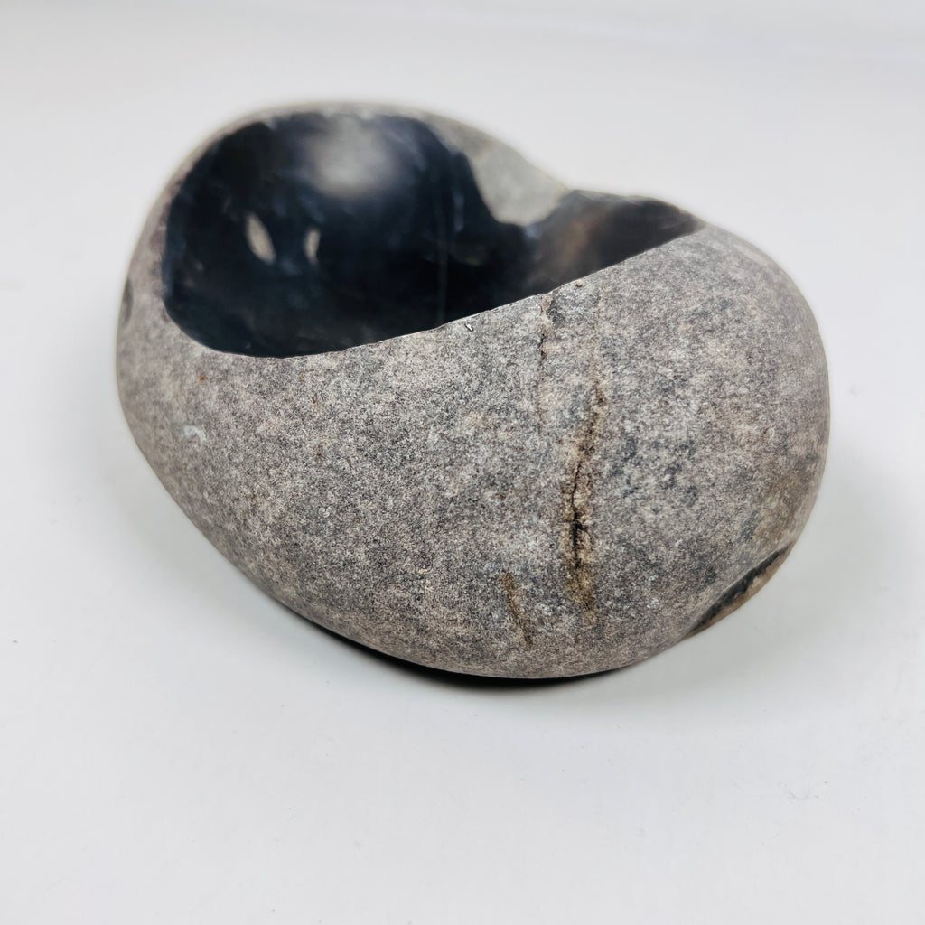 River Stone Deep Black Lined Ash Tray