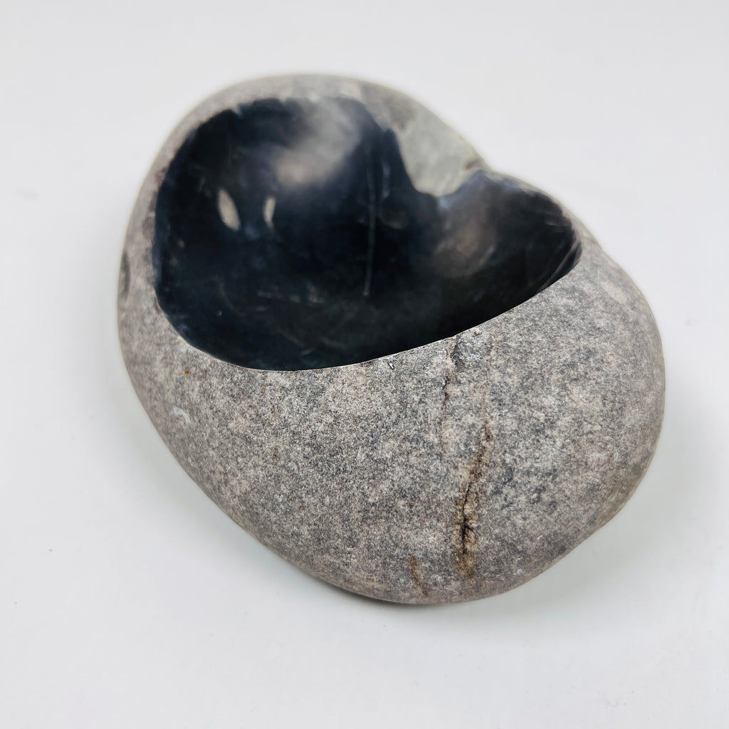 River Stone Deep Black Lined Ash Tray