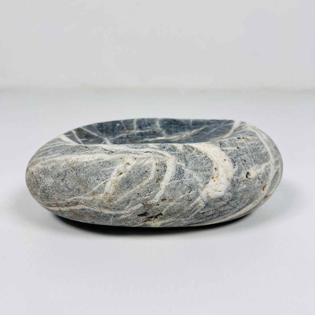 River Stone Webbed Soap Dish