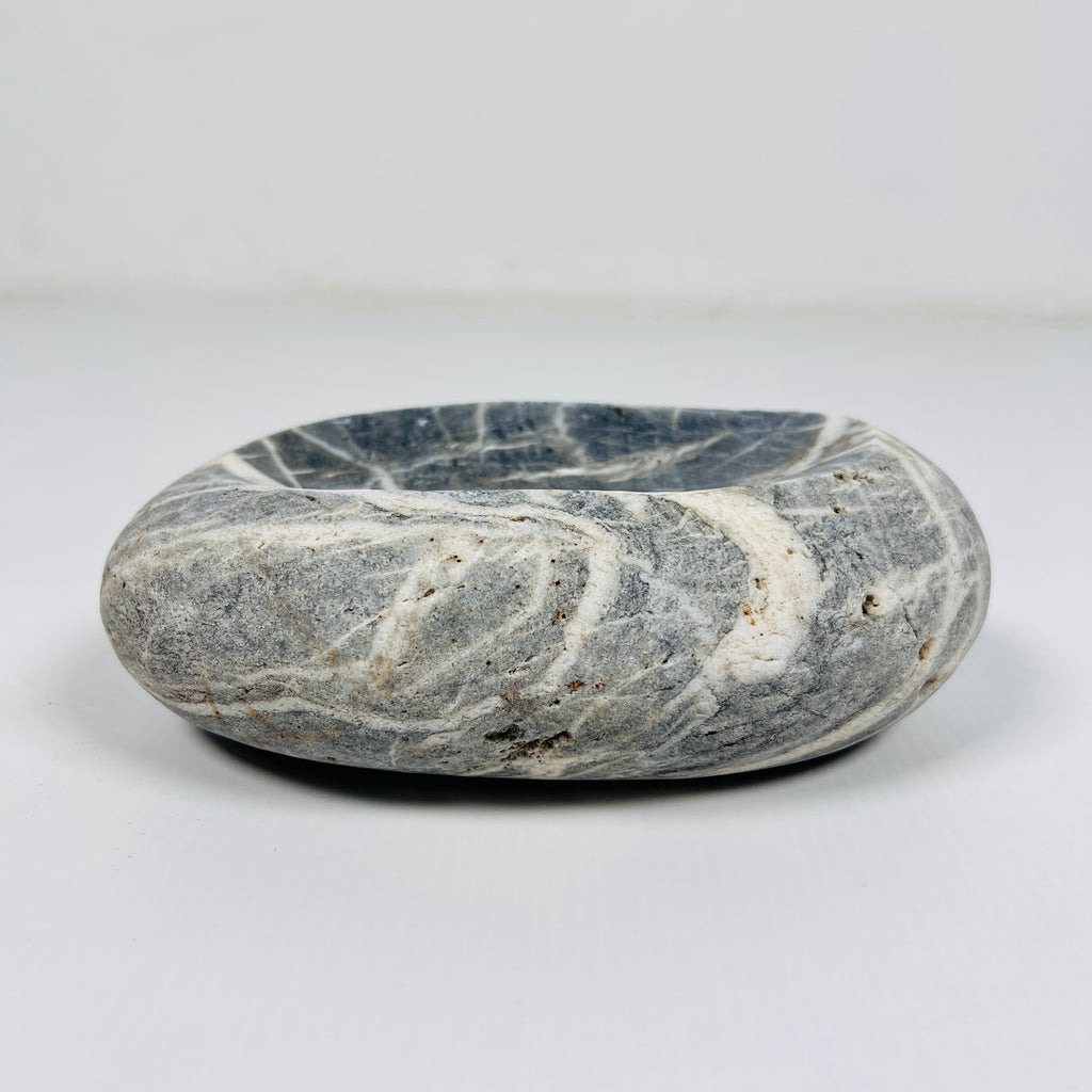 River Stone Webbed Soap Dish