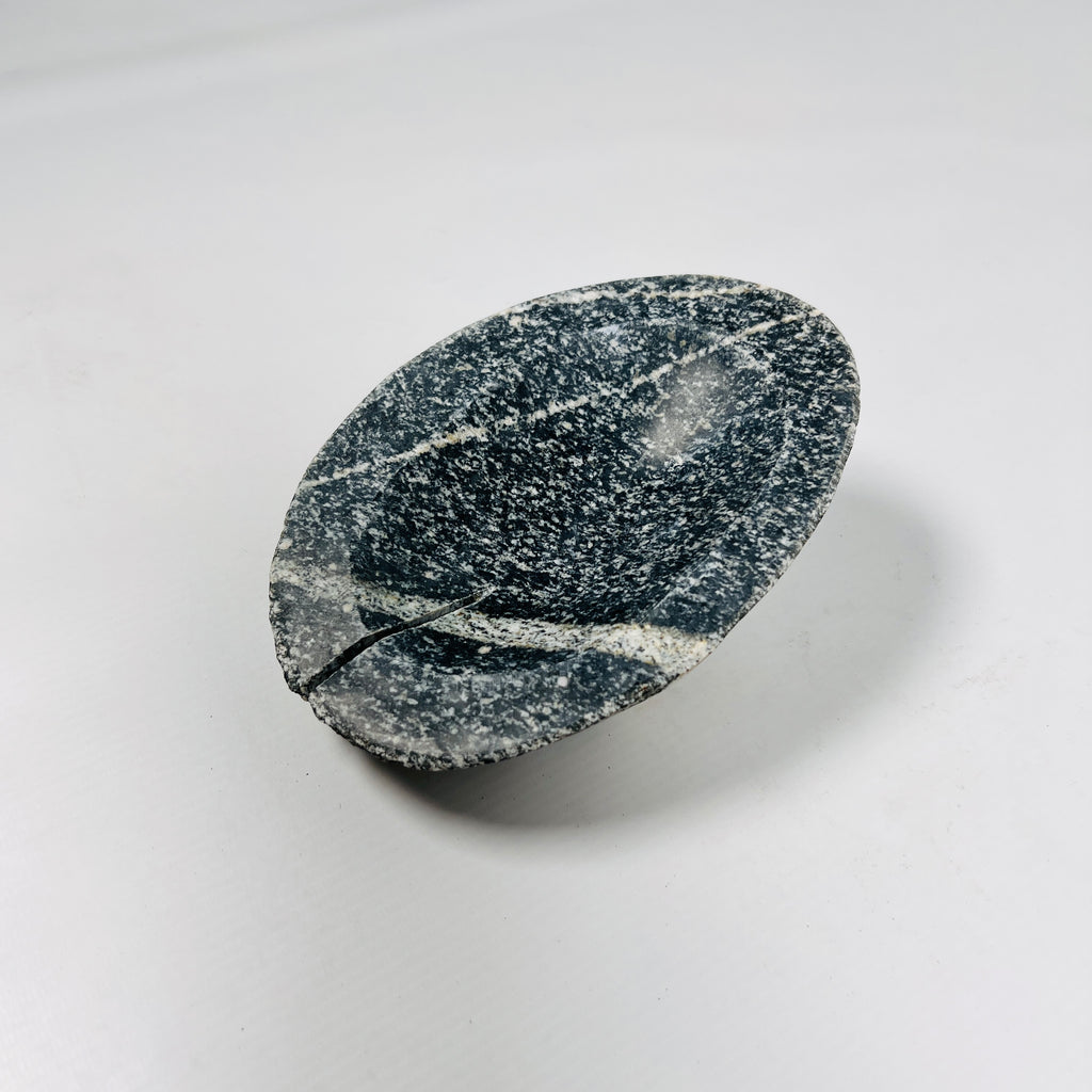 River Stone White Mark Soap Dish