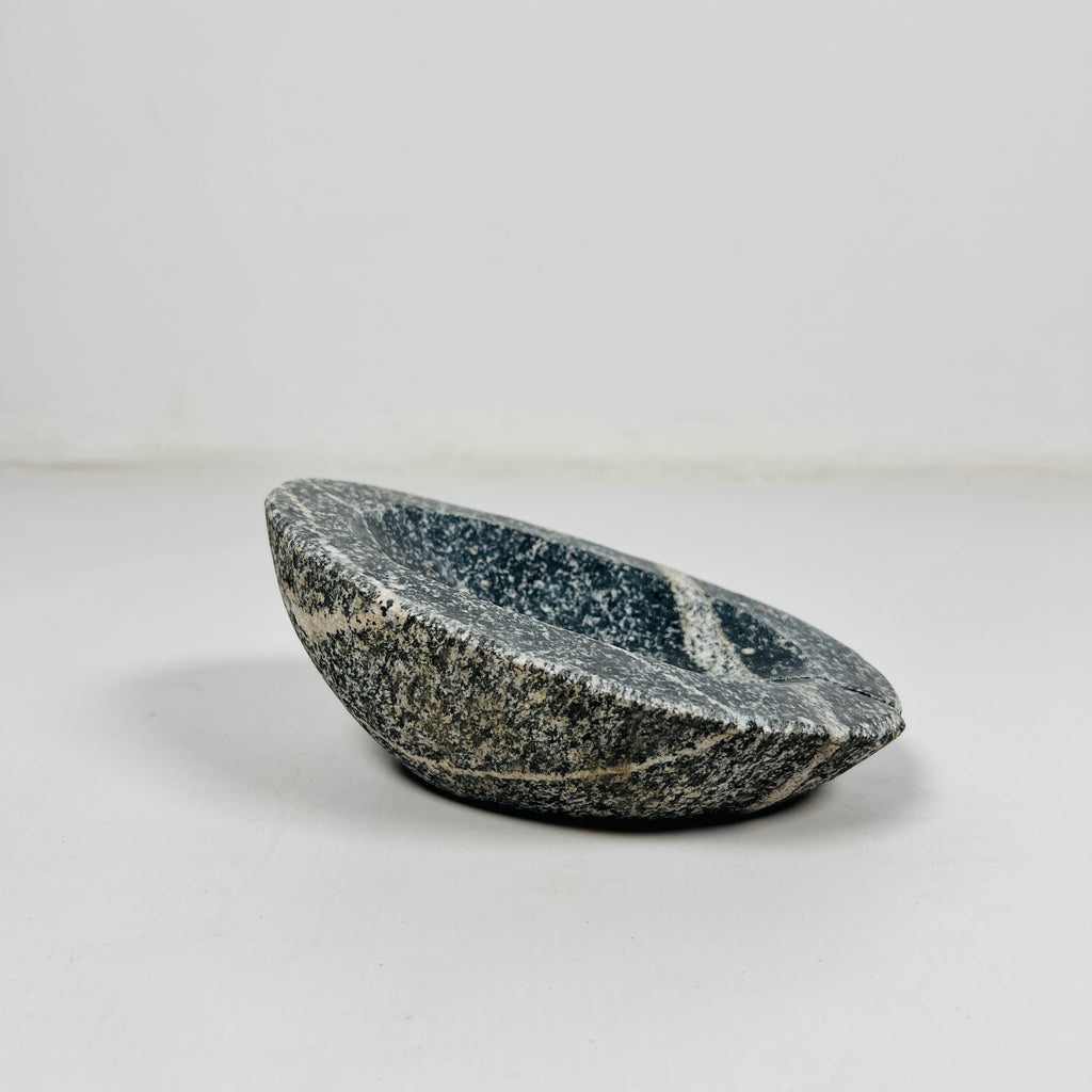 River Stone White Mark Soap Dish