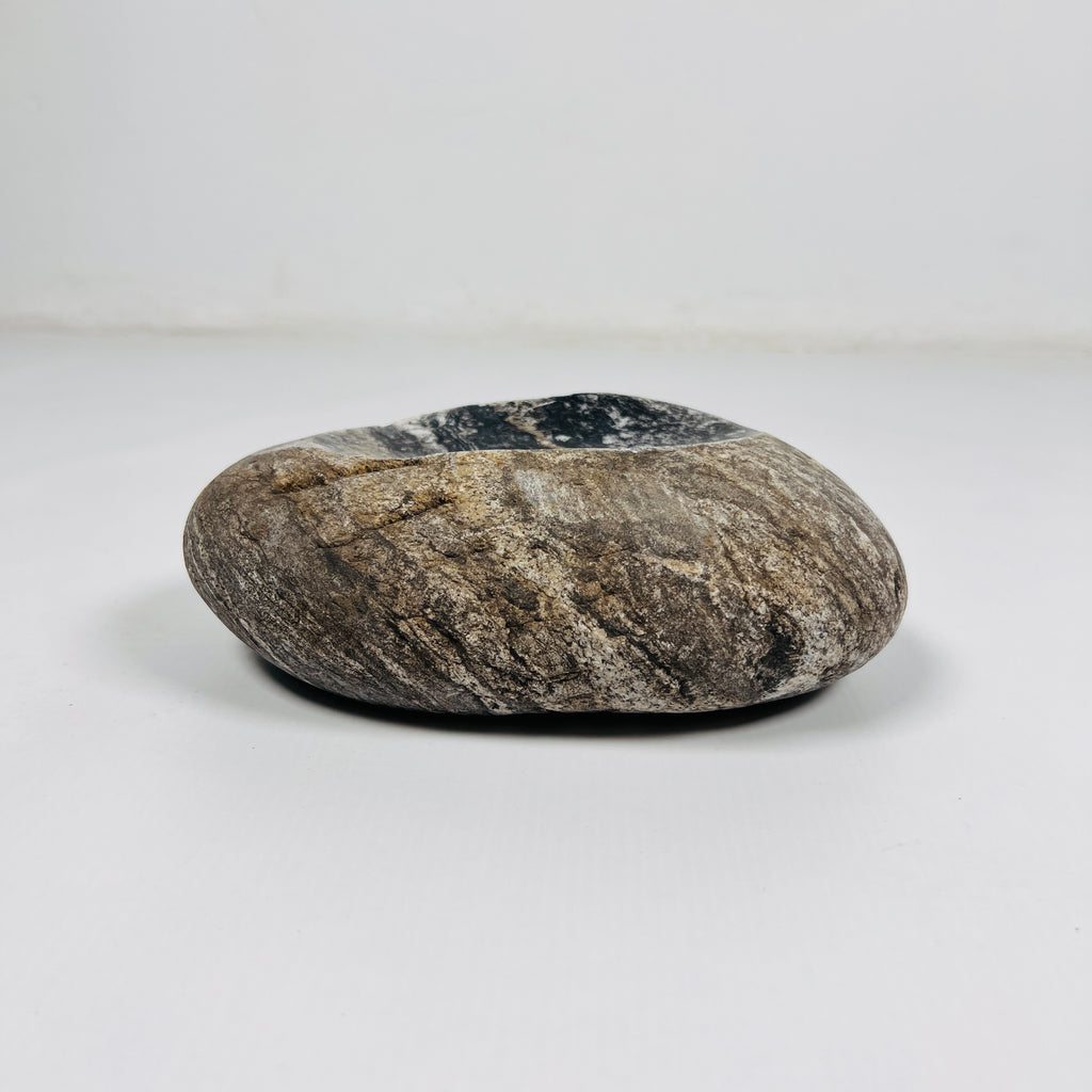 River Stone Lined Soap Dish