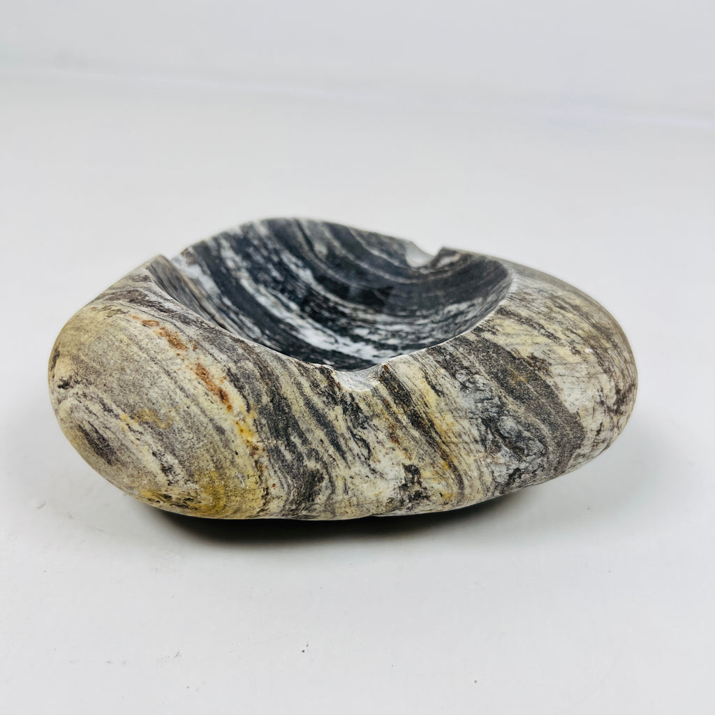 River Stone Triangular White Lined Ash Tray