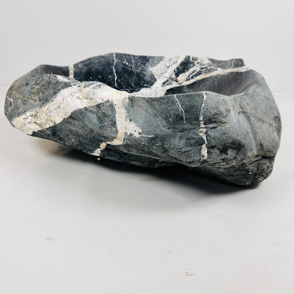 Webbed White Black River Stone Sink