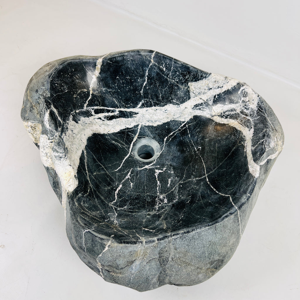 Webbed White Black River Stone Sink