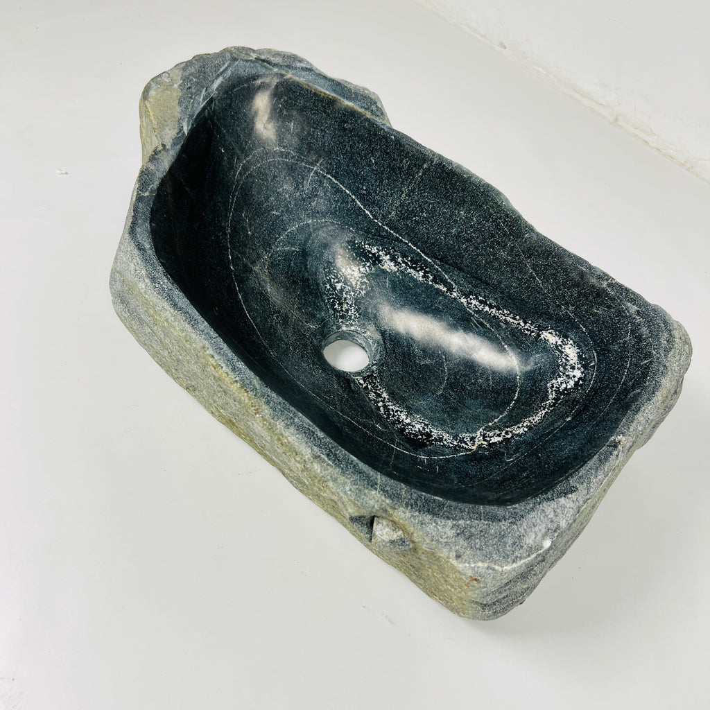 Ring Marked River Stone Sink