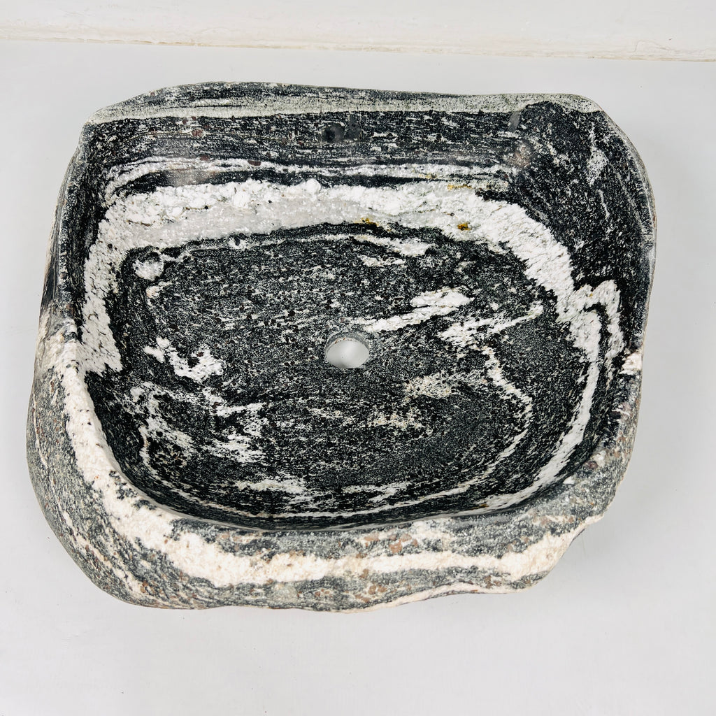 Circular Stride River Stone Sink