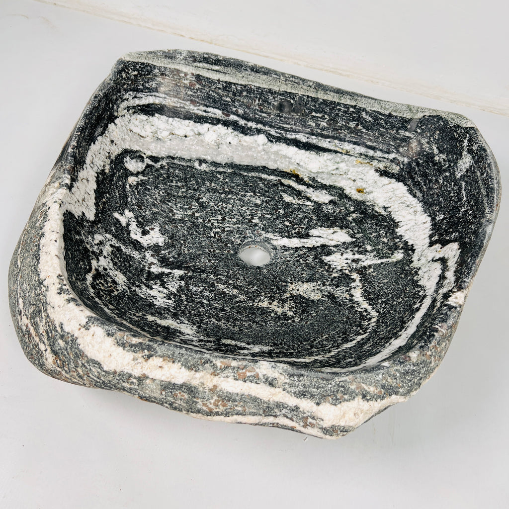 Circular Stride River Stone Sink