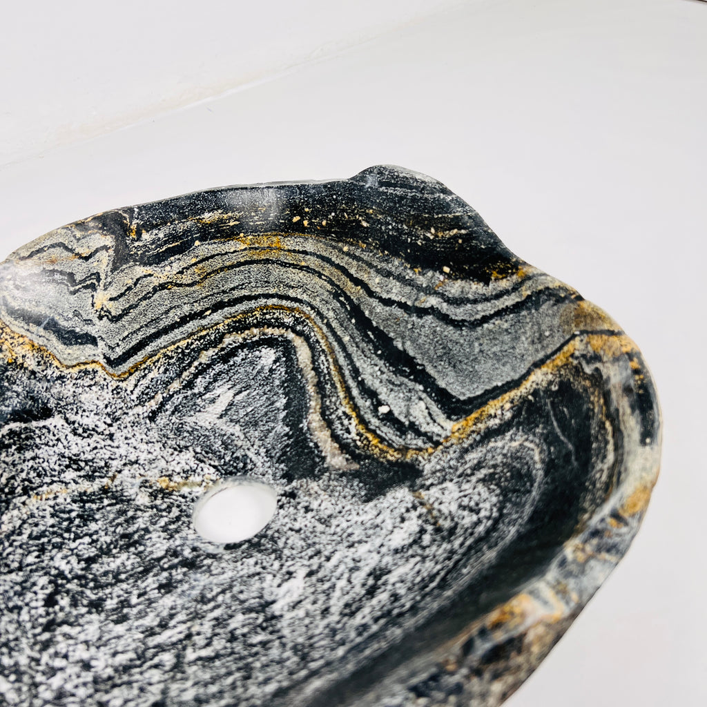 Multi-Color Waved River Stone Sink