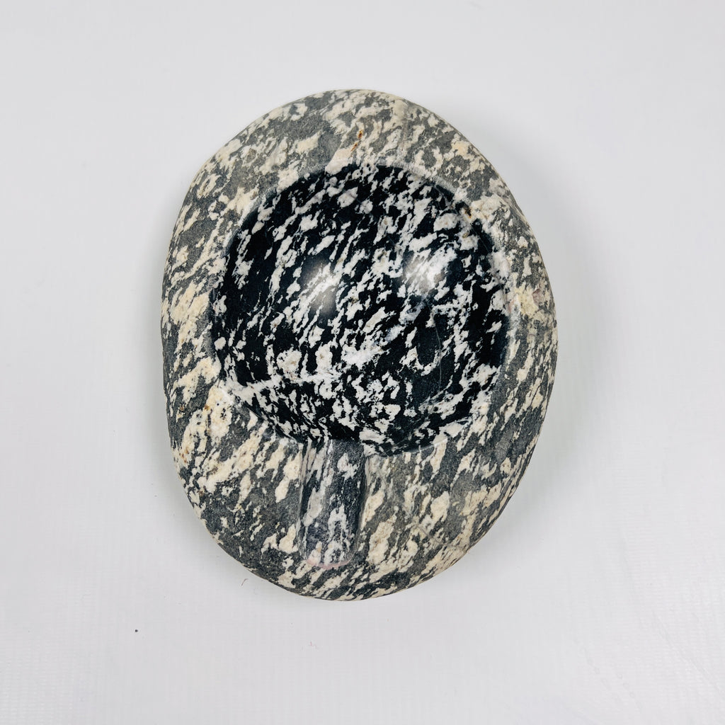 River Stone Black And White Speckled Ash Tray