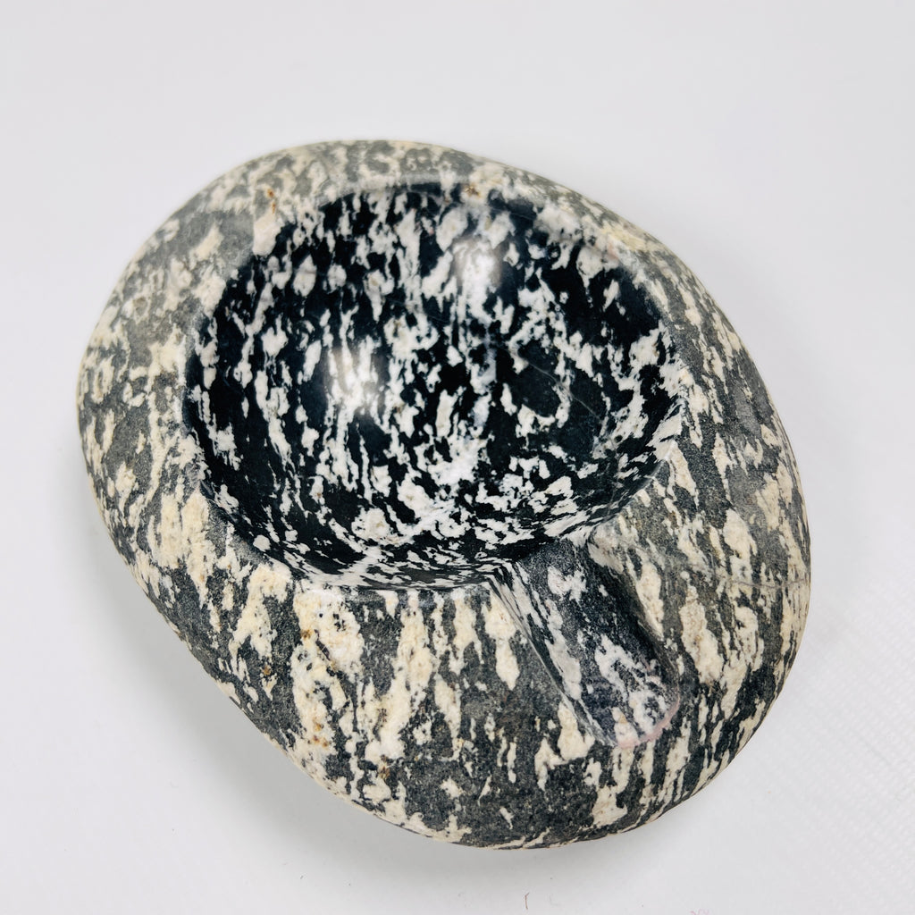 River Stone Black And White Speckled Ash Tray