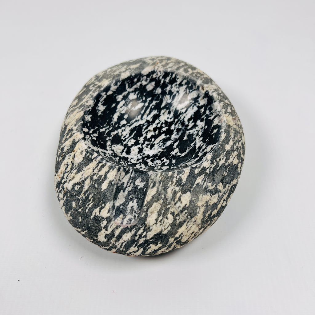 River Stone Black And White Speckled Ash Tray