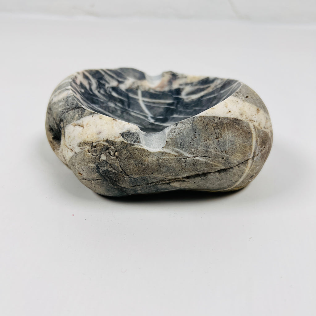 River Stone White Webbed Ash Tray