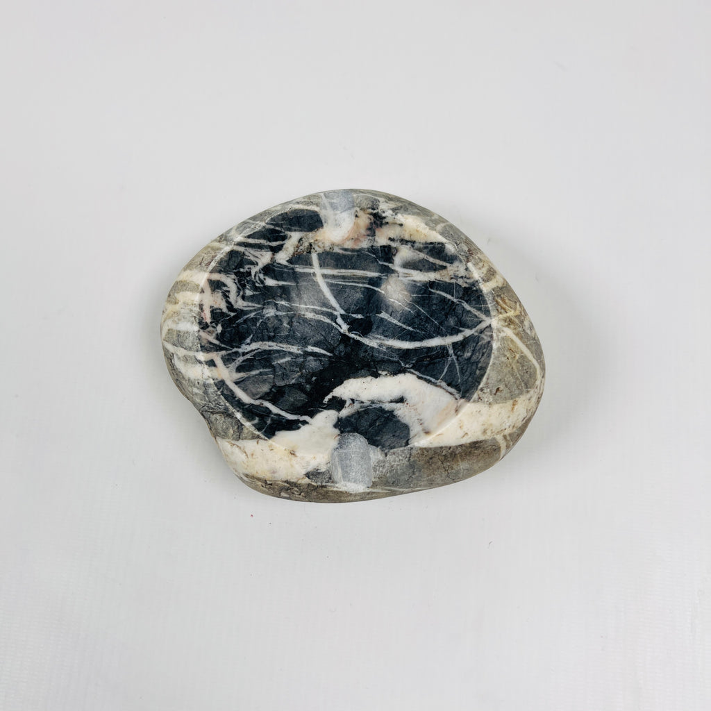 River Stone White Webbed Ash Tray