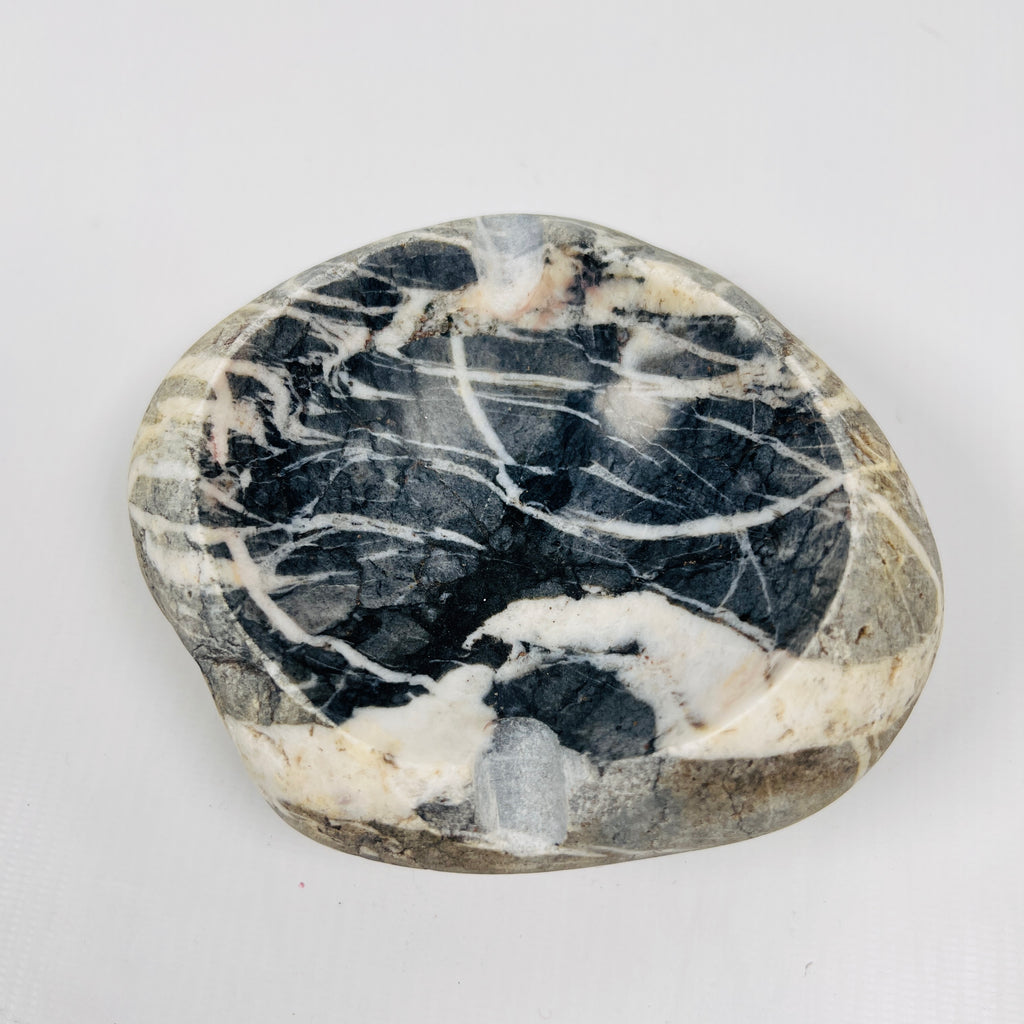 River Stone White Webbed Ash Tray