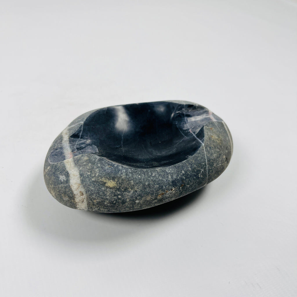 River Stone Deep Black Striped Ash Tray