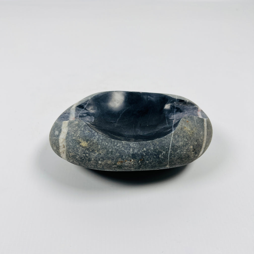 River Stone Deep Black Striped Ash Tray