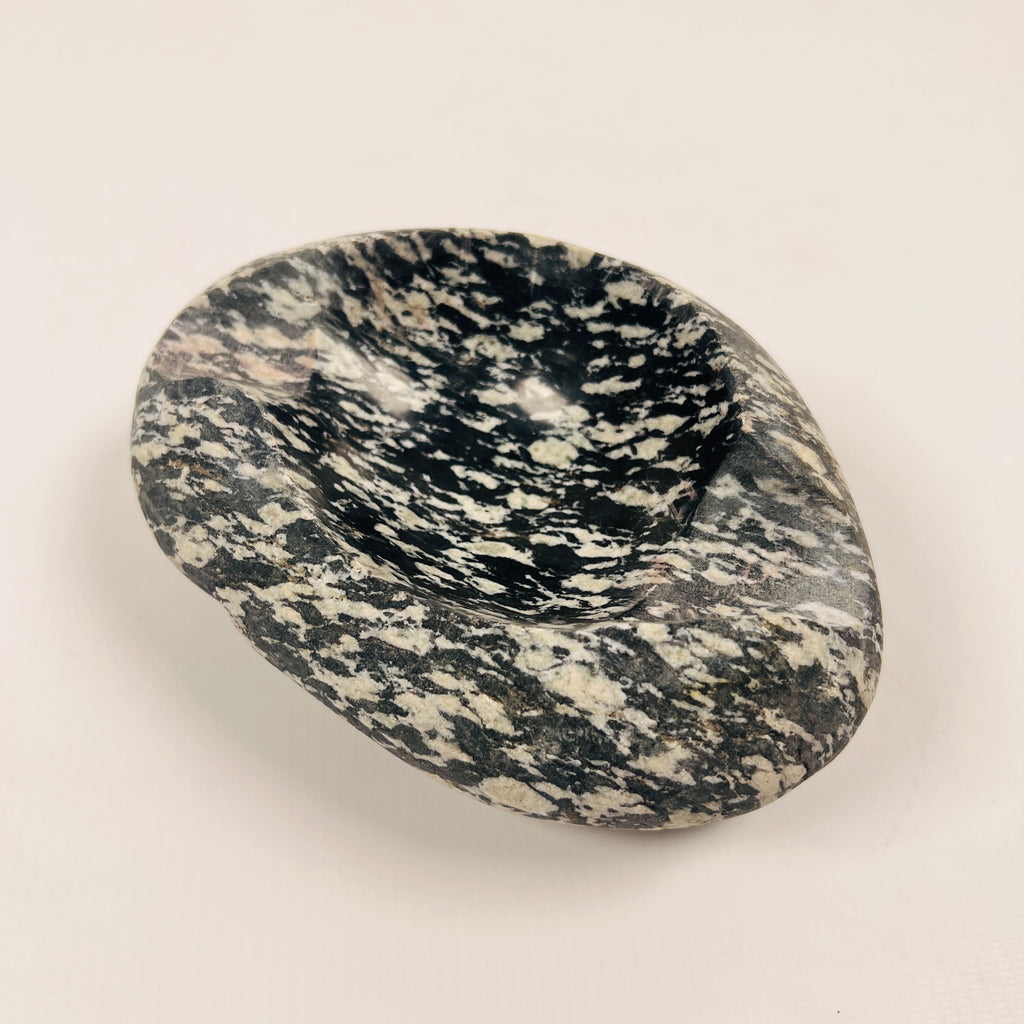 River Stone Black And White Grazed Ash Tray