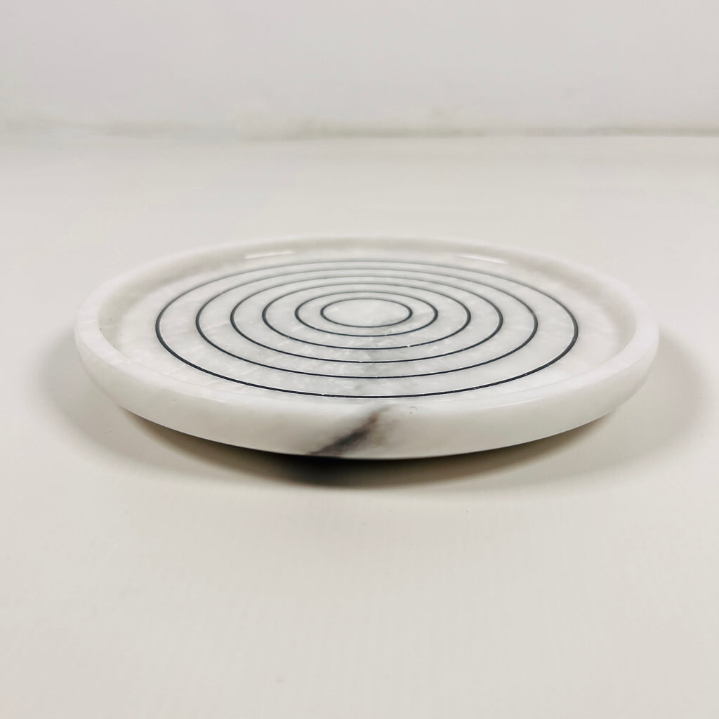 White With Black Concentric Circles Marble Plate