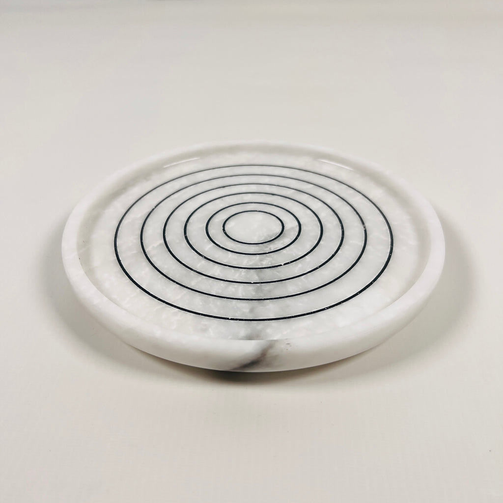 White With Black Concentric Circles Marble Plate