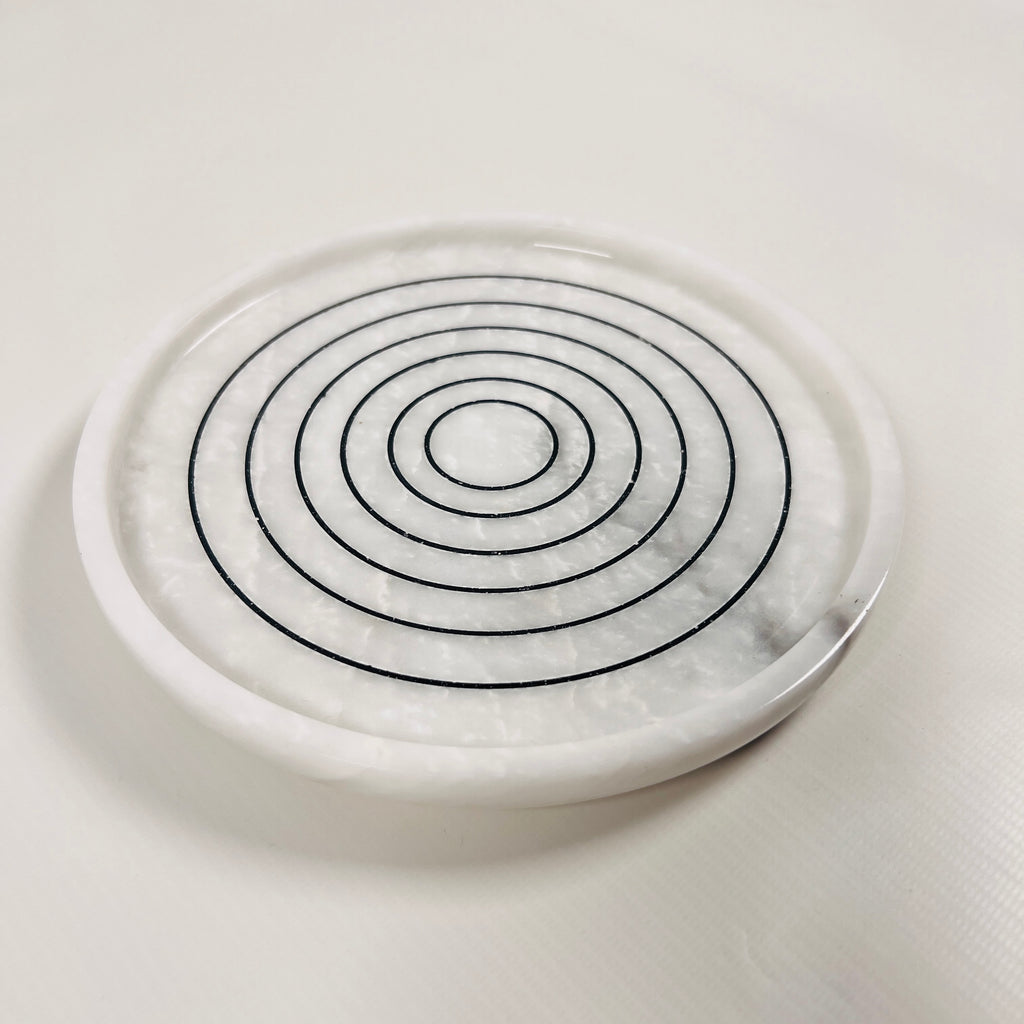 White With Black Concentric Circles Marble Plate