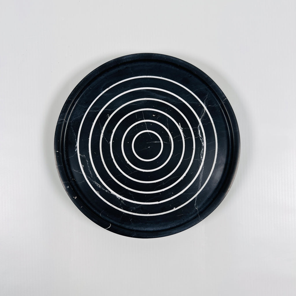 Black With White Concentric Circles Marble Plate