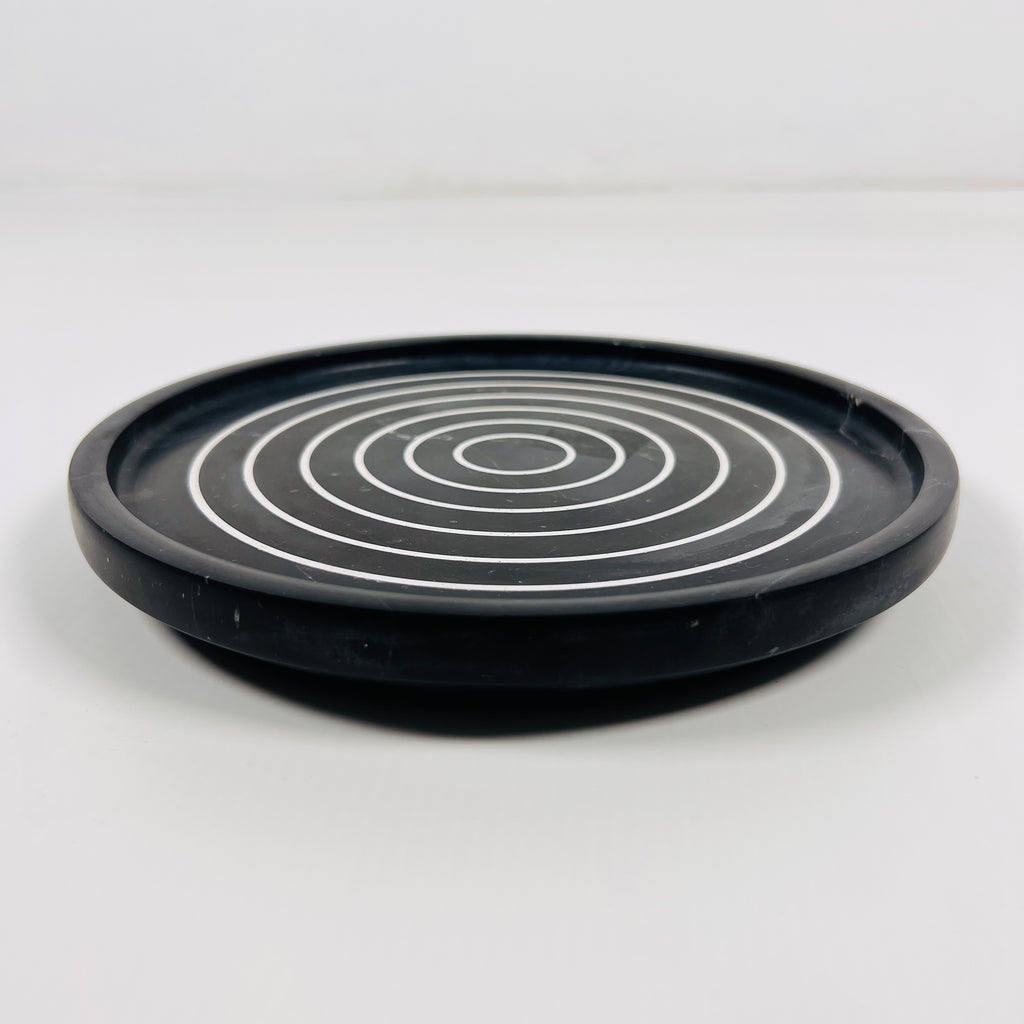 Black With White Concentric Circles Marble Plate