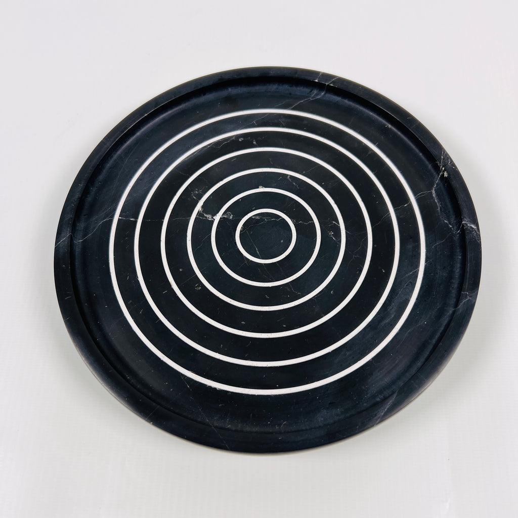 Black With White Concentric Circles Marble Plate