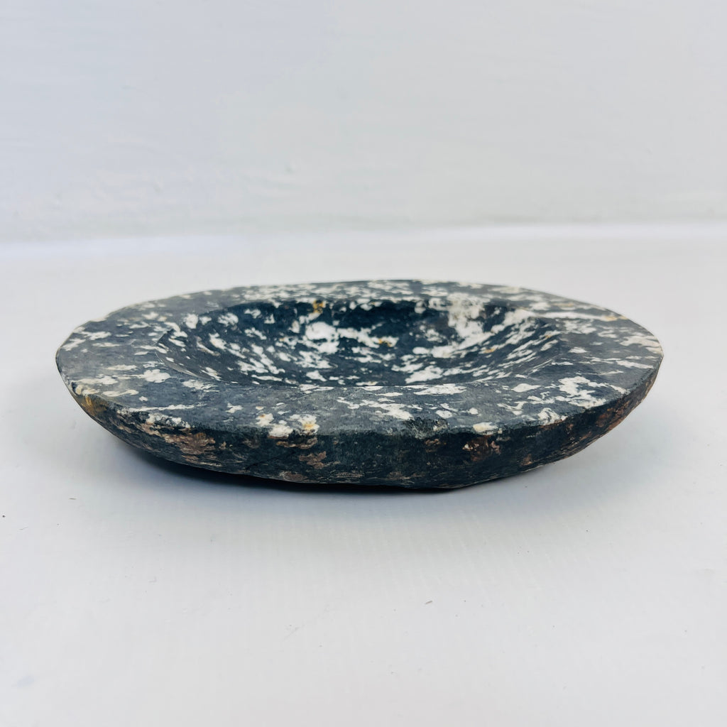 River Stone White Streaked Soap Dish