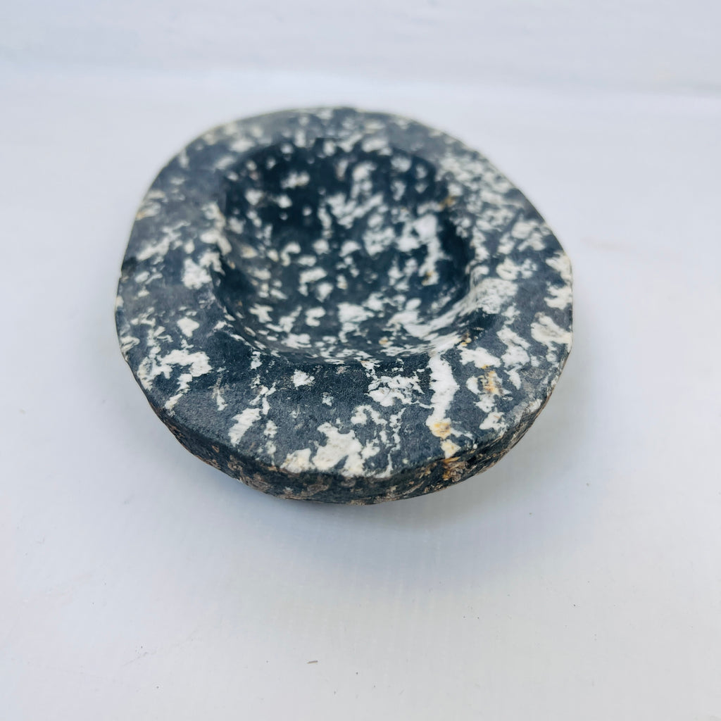 River Stone White Streaked Soap Dish