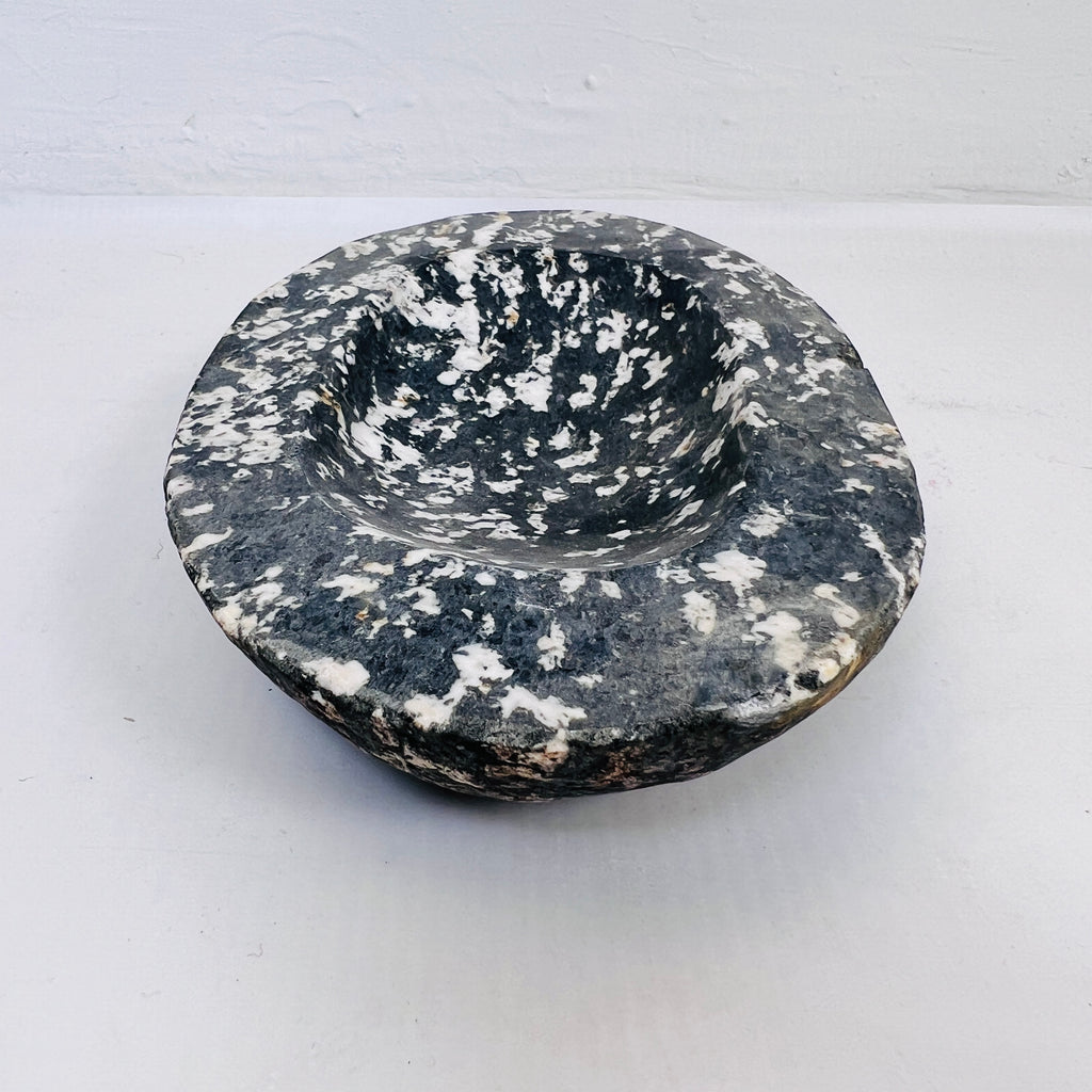 River Stone White Streaked Soap Dish