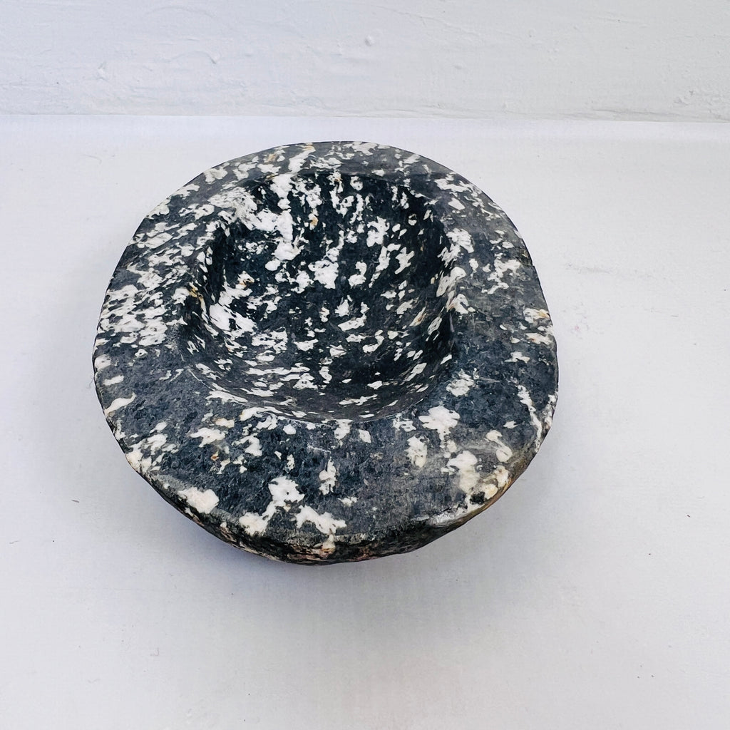 River Stone White Streaked Soap Dish