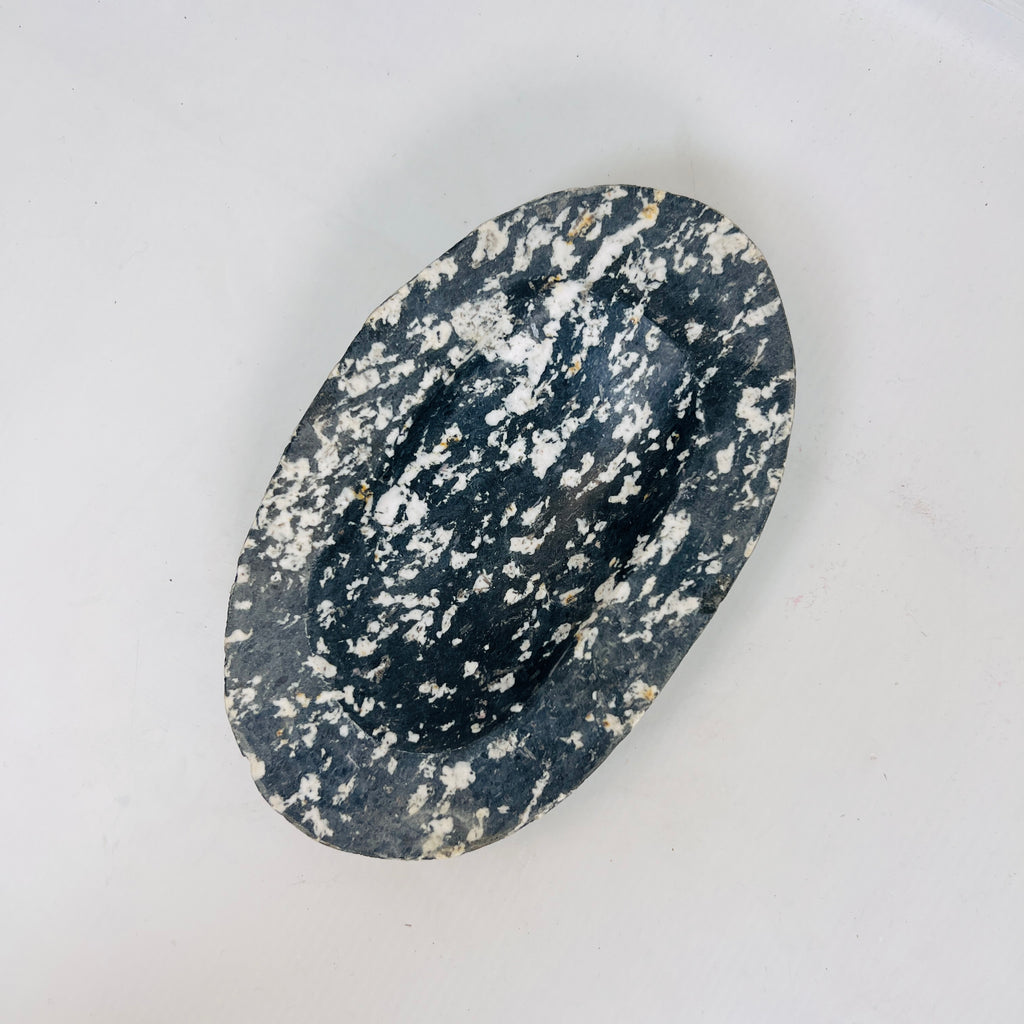 River Stone White Streaked Soap Dish