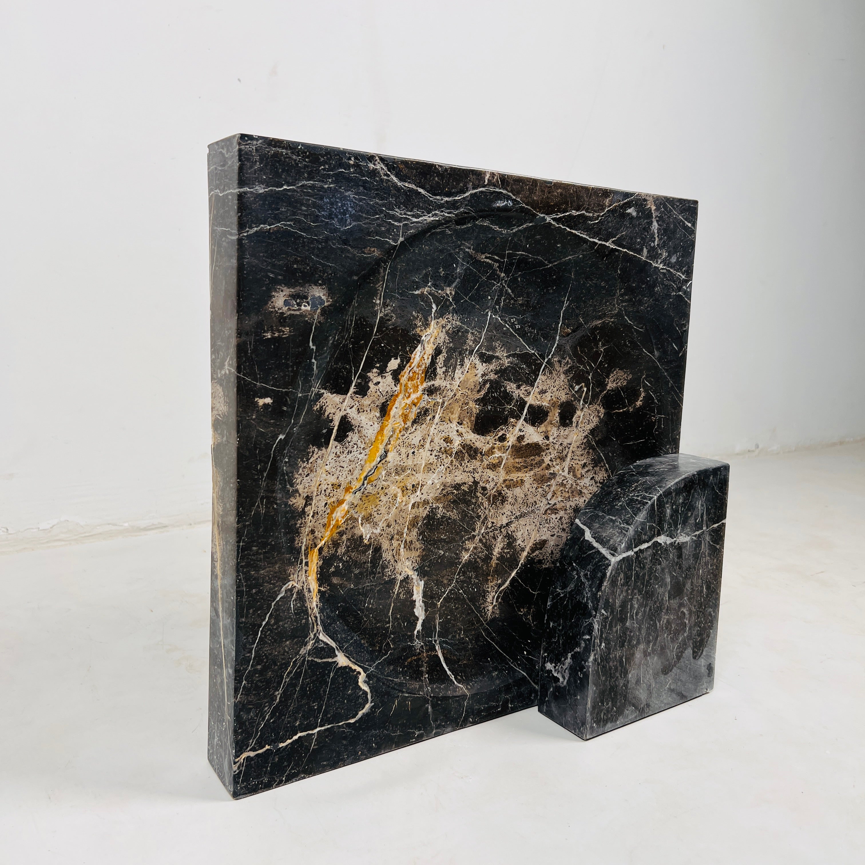 Aura Taxila Stone Lamp