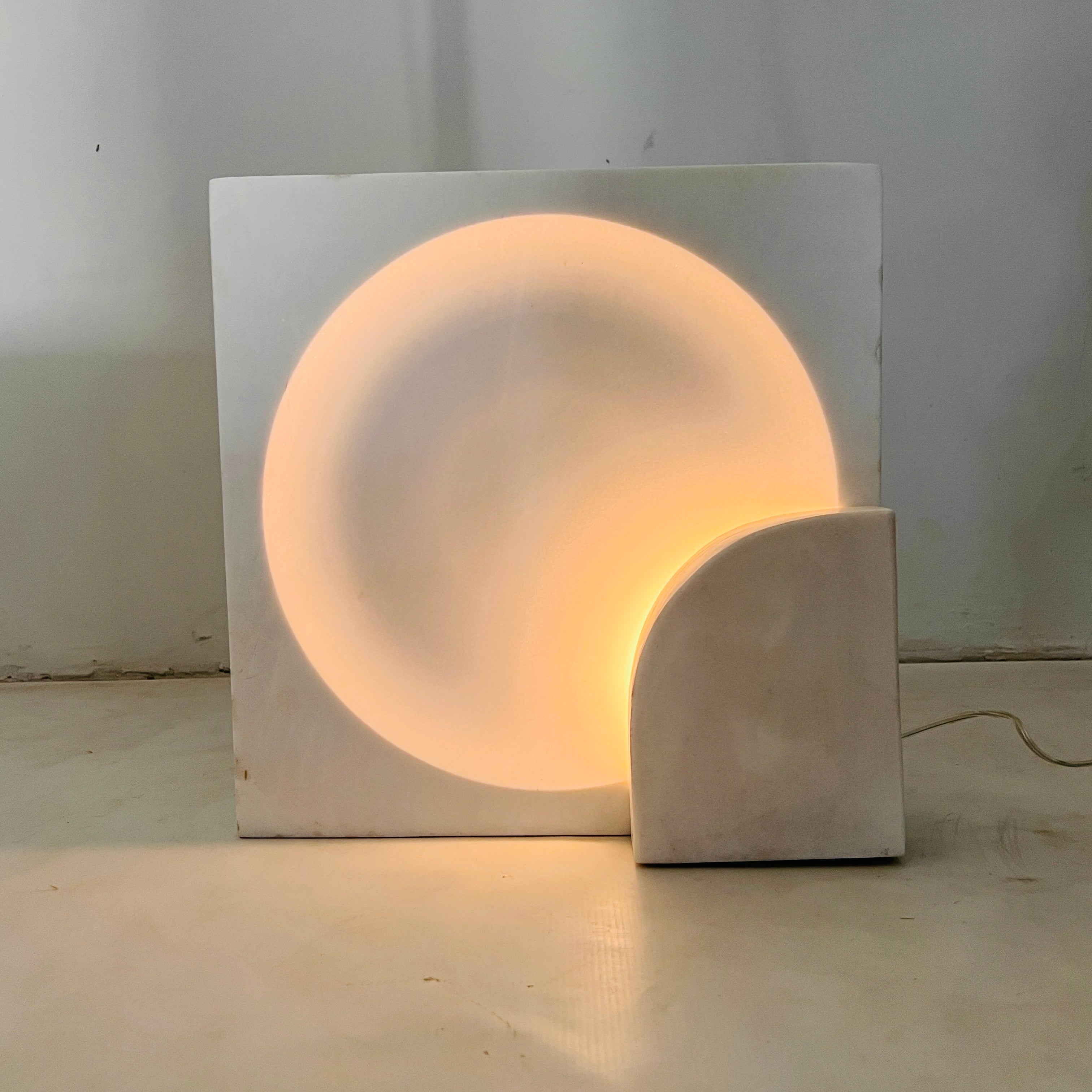 Aura White Stone Lamp