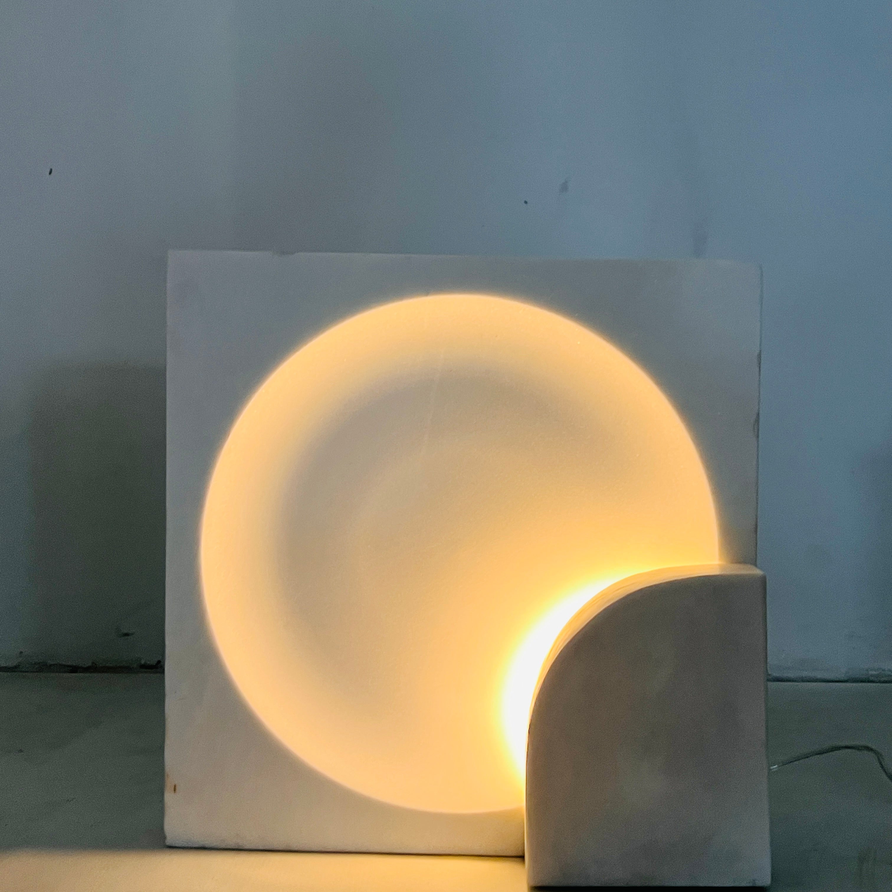 Aura White Stone Lamp