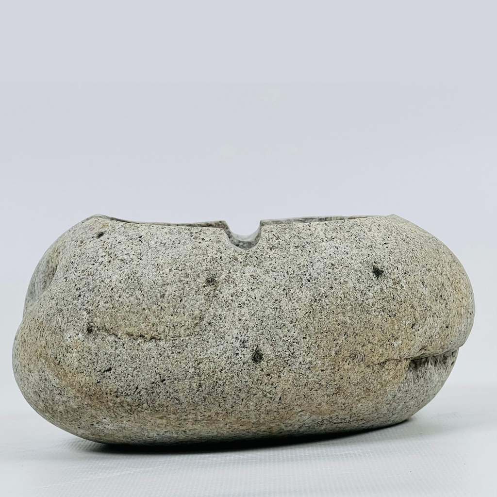 River Stone Black Dotted Ash Tray