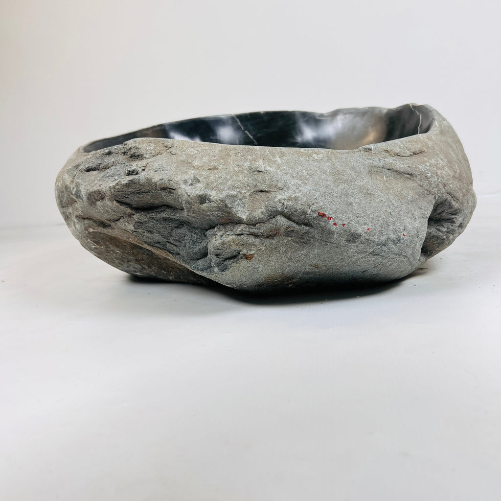 Black Lined River Stone Sink