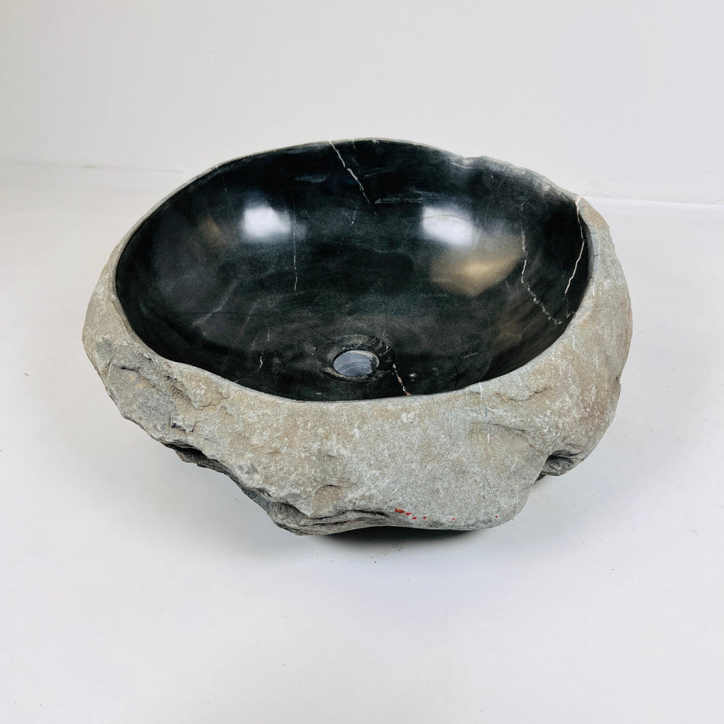 Black Lined River Stone Sink