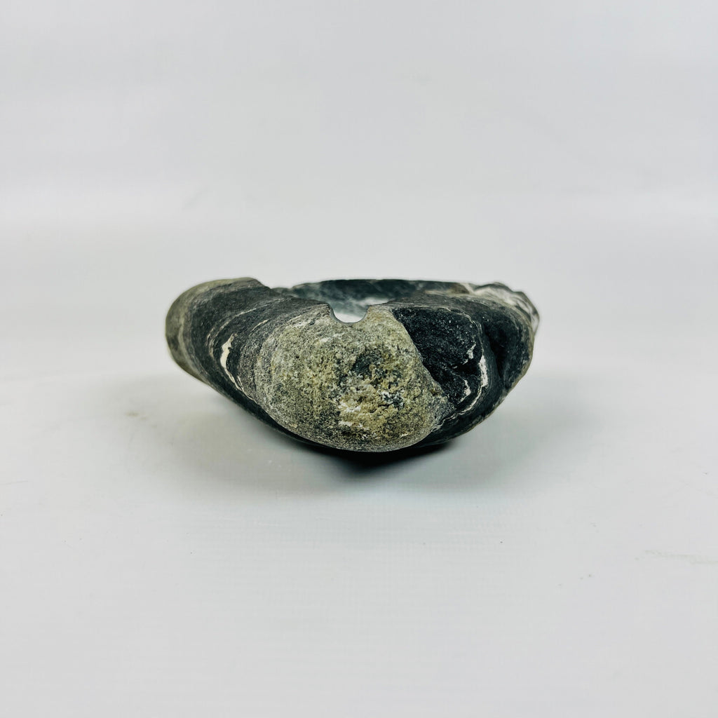 River Stone White Lined Triangular Spotted Ash Tray