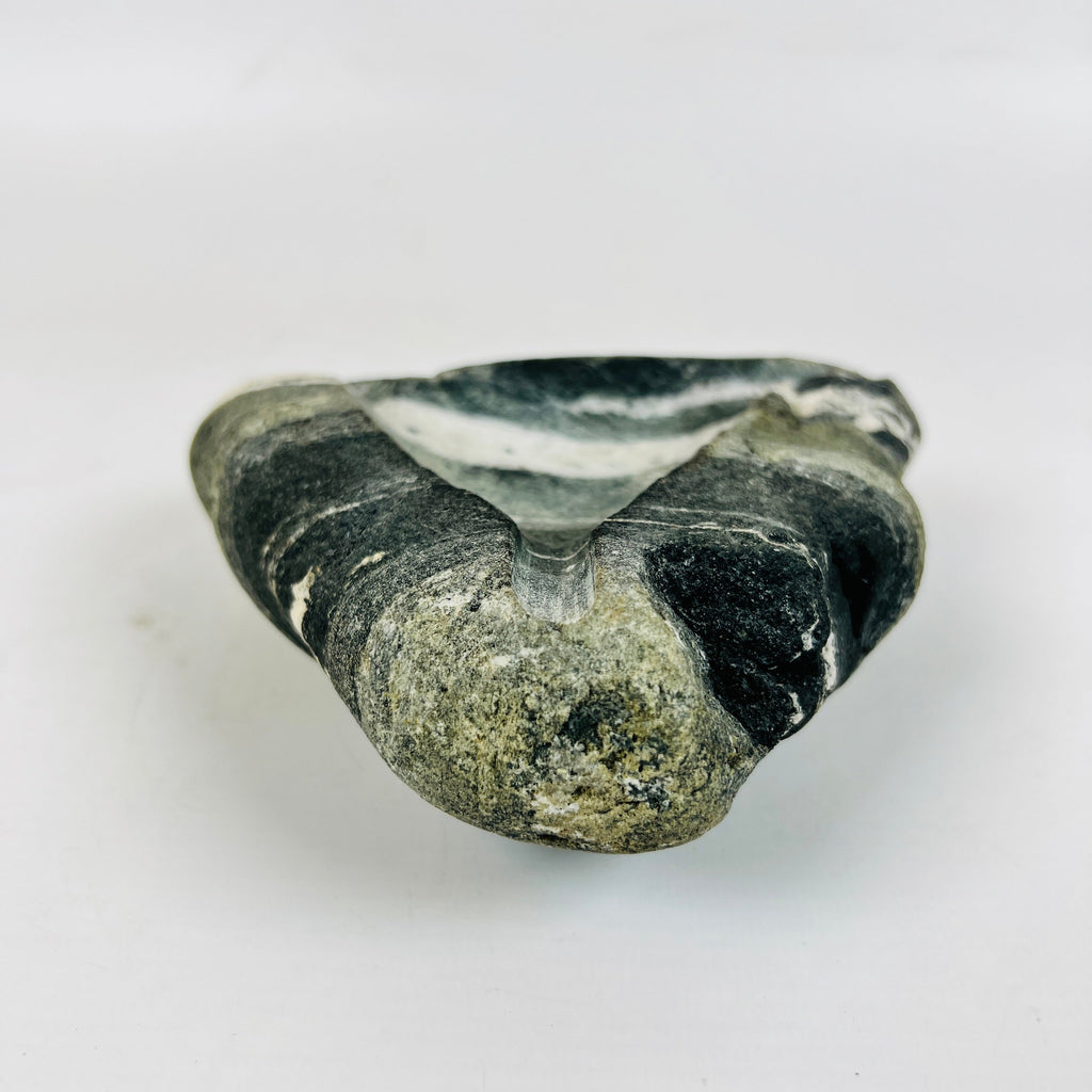 River Stone White Lined Triangular Spotted Ash Tray