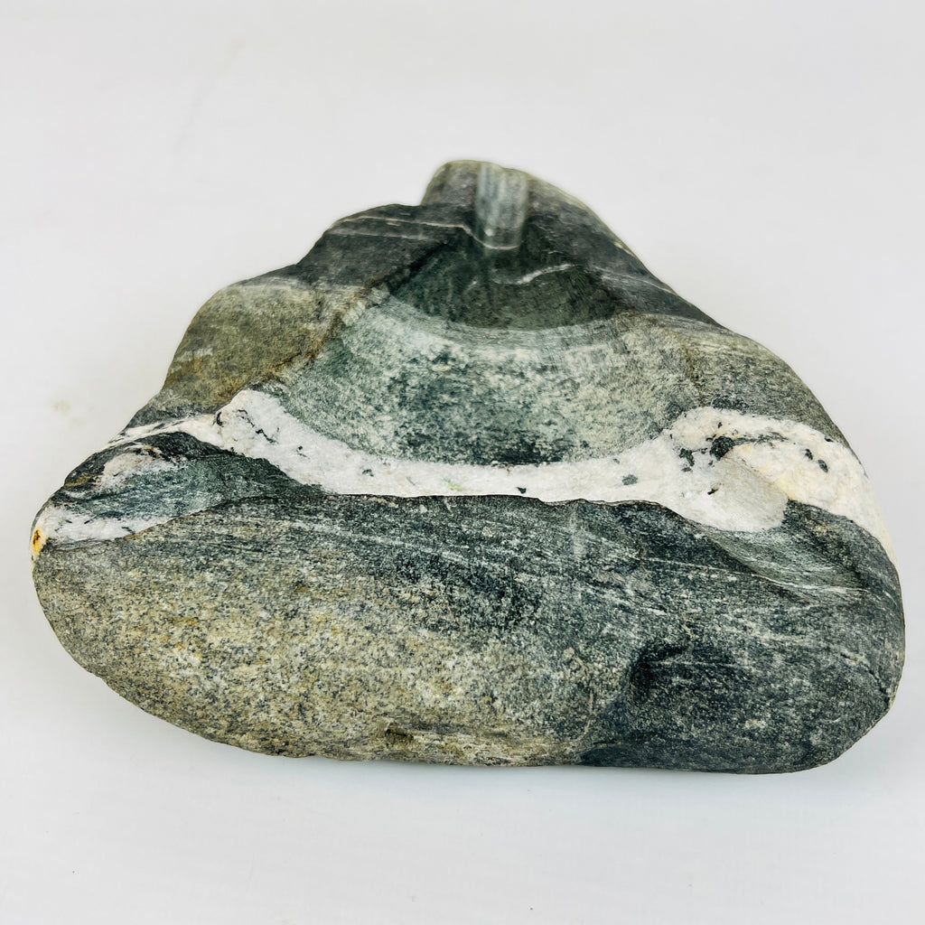 River Stone White Lined Triangular Spotted Ash Tray