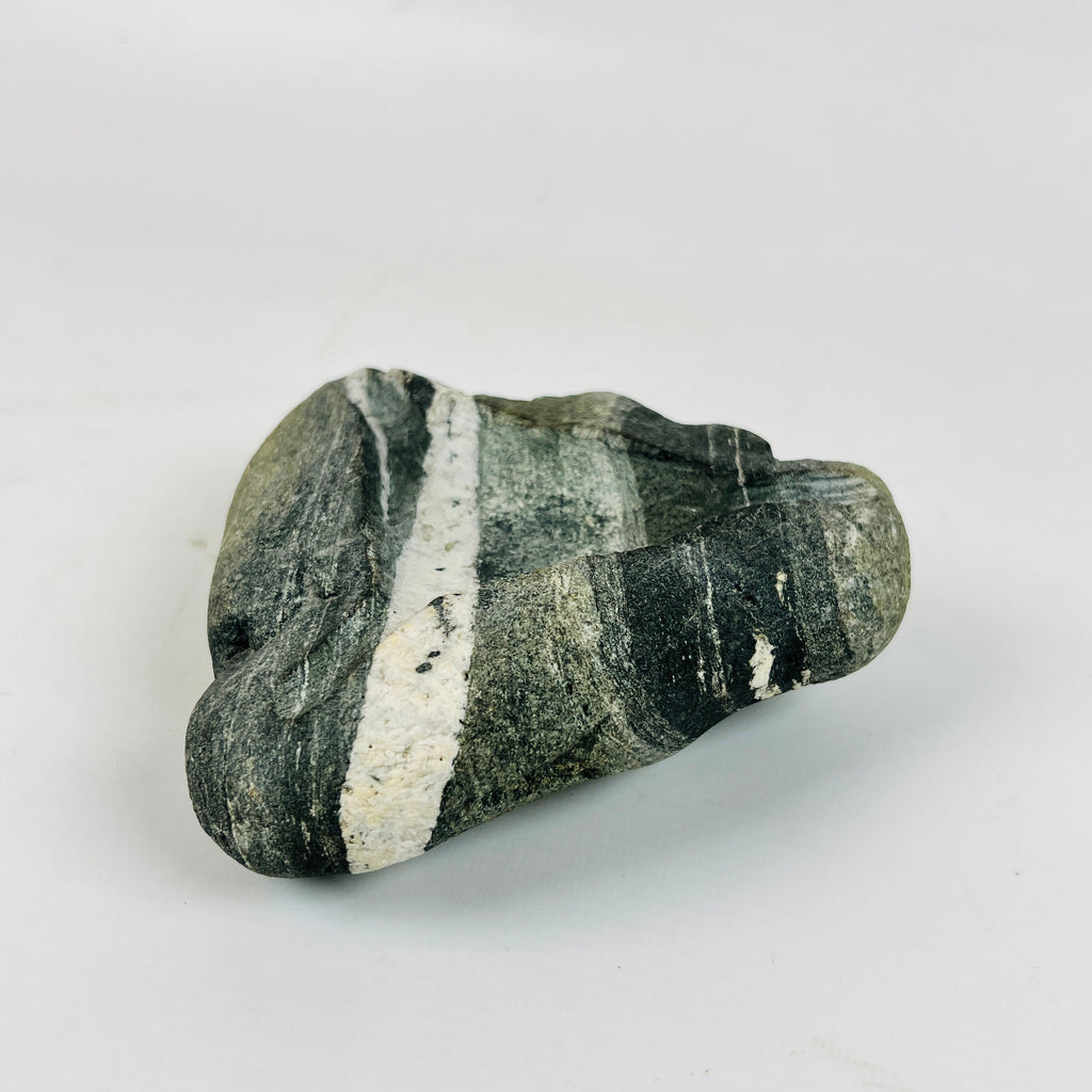 River Stone White Lined Triangular Spotted Ash Tray