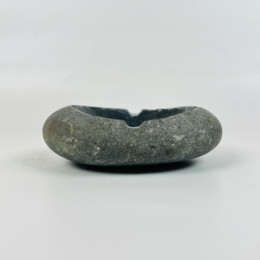 River Stone White Circular Lined Ash Tray