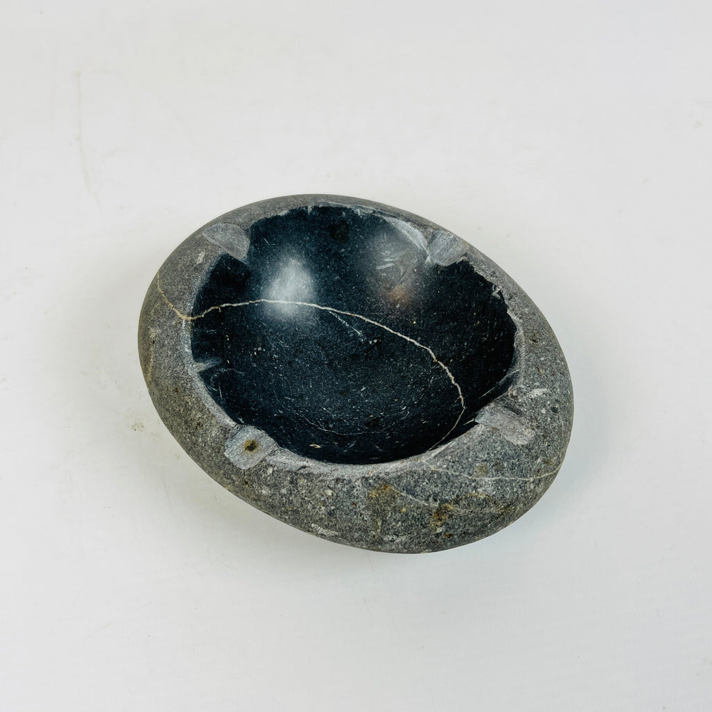 River Stone White Circular Lined Ash Tray